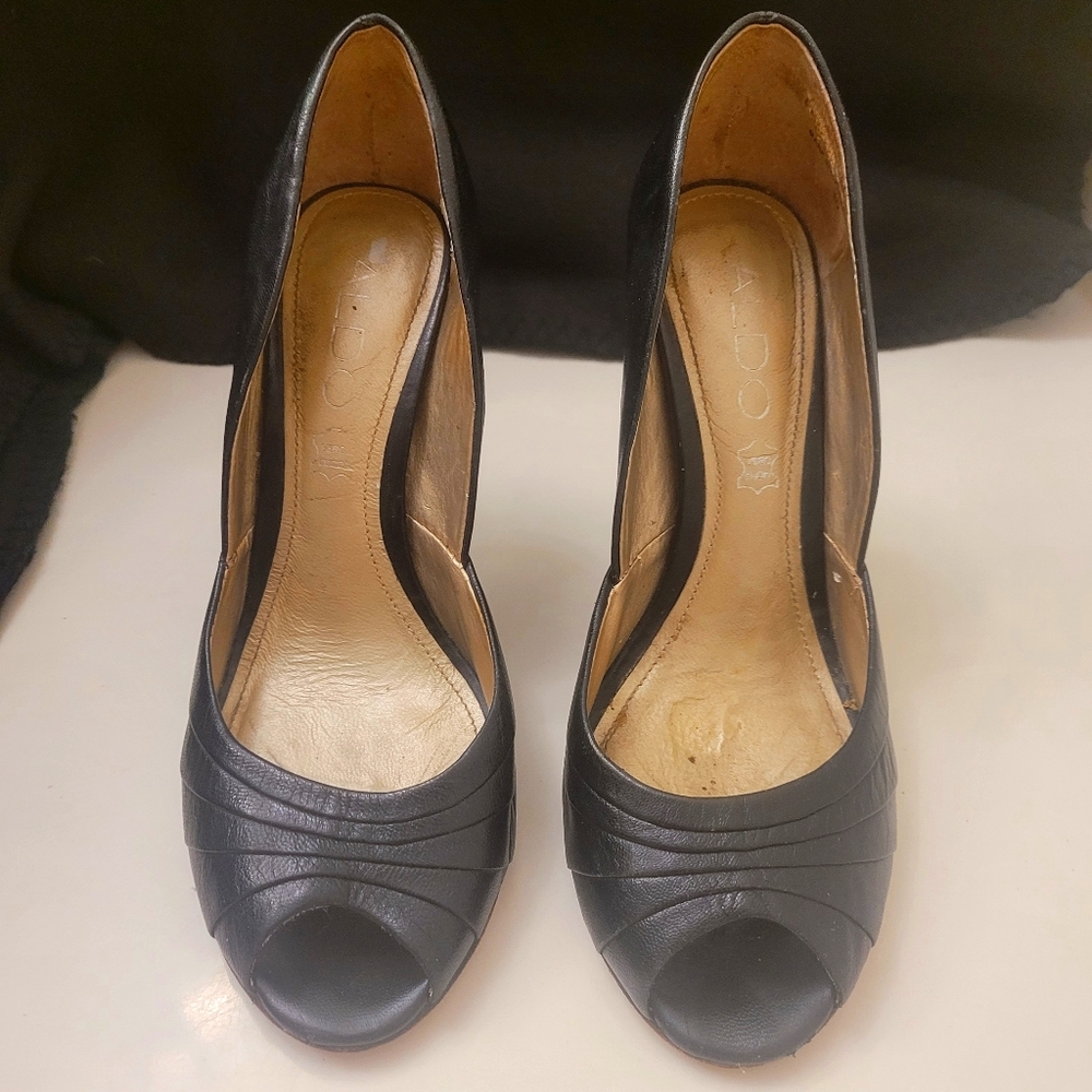 Aldo peep toe heels